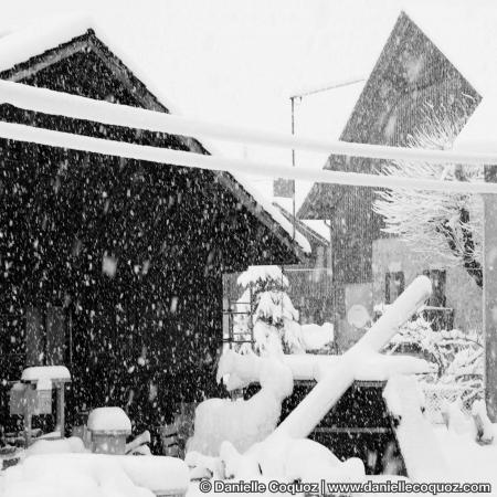 NUIT ET JOUR AUTOUR DE CHEZ MOI IL NEIGE