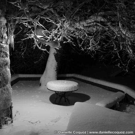 NUIT ET JOUR AUTOUR DE CHEZ MOI IL NEIGE