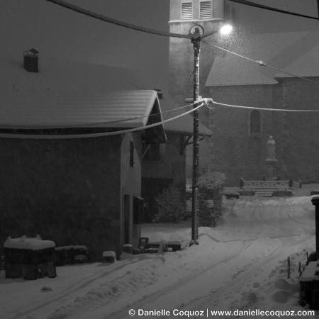 NUIT ET JOUR AUTOUR DE CHEZ MOI IL NEIGE