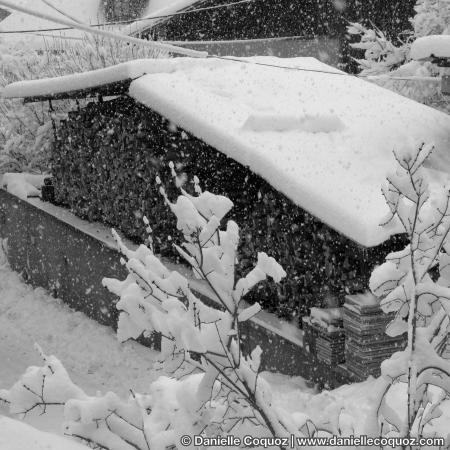 NUIT ET JOUR AUTOUR DE CHEZ MOI IL NEIGE